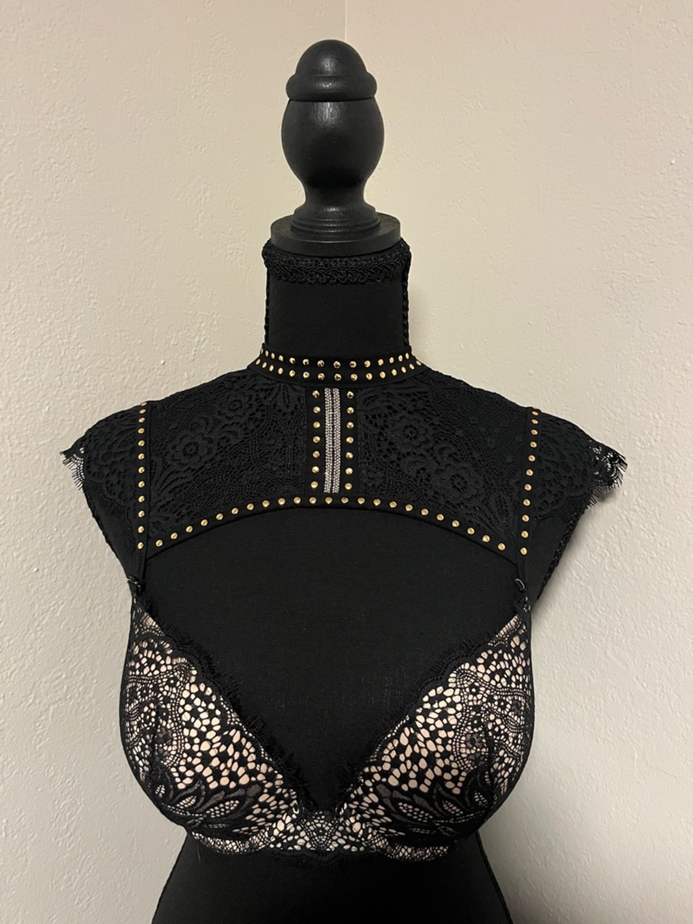 Victoria’s Secret Very Sexy Lace Push-Up Bra with Studded Halter Overlay-34C